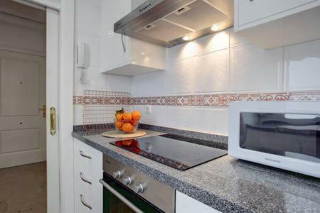 Ferienwohnung Vista Al Faro Estepona Exterior foto