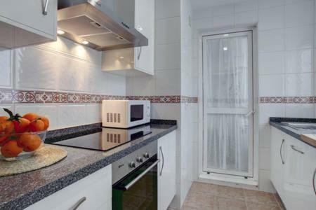 Ferienwohnung Vista Al Faro Estepona Exterior foto